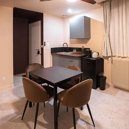 Terres De Soleil - Boheme Chic En Coeur St Quentin Apartment *