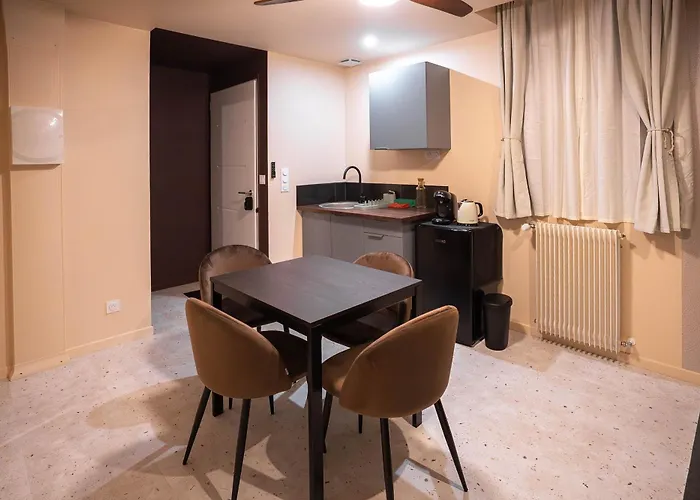 Terres De Soleil - Boheme Chic En Coeur St Quentin Apartment *